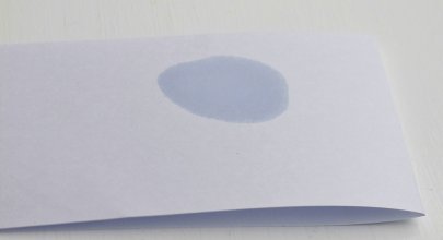 Как в домашних условиях убрать жирное пятно с бумаги?