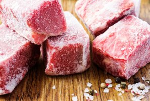 Как быстро разморозить мясо или фарш в домашних условиях?